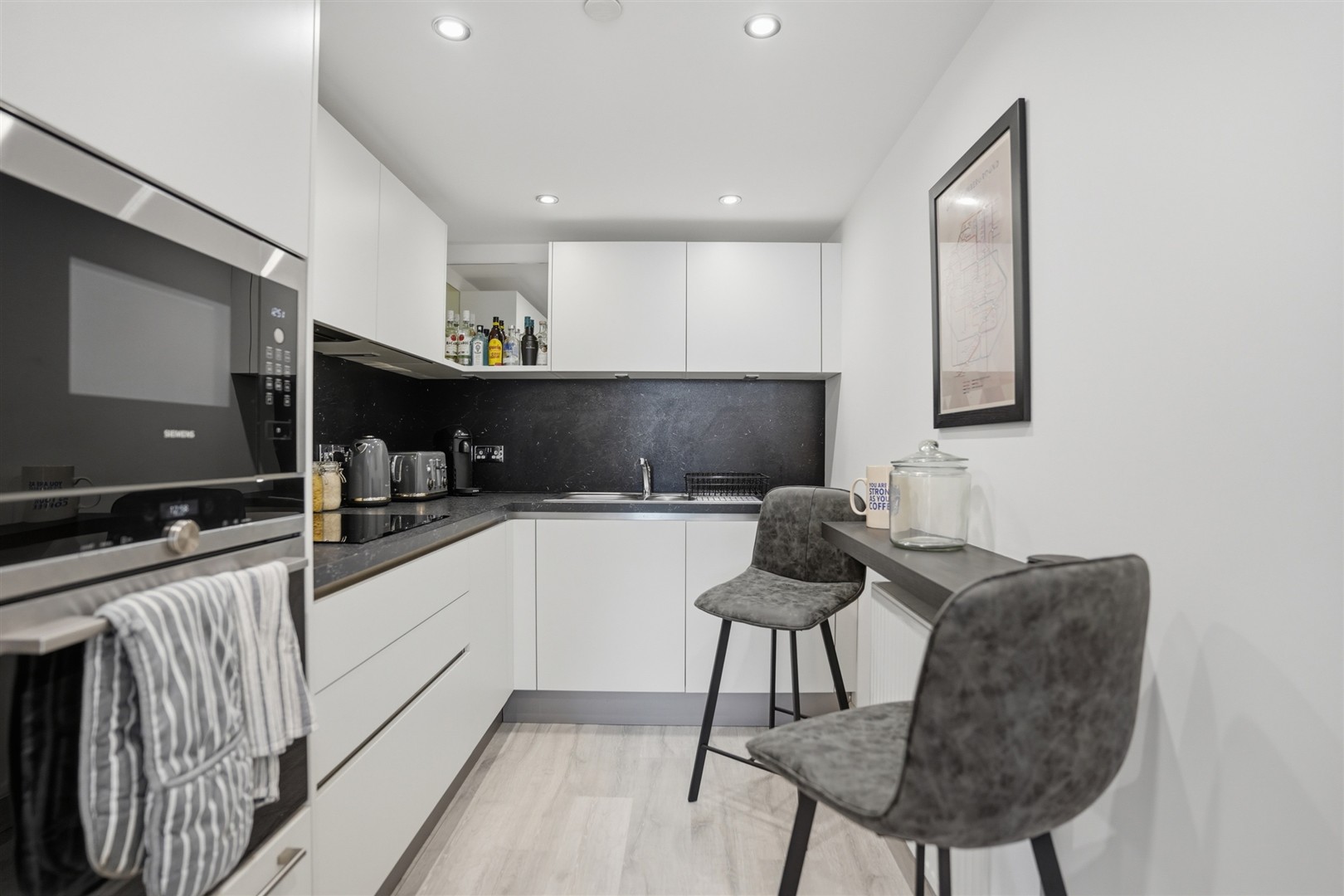 2.6 27 Broomhill Avenue 6 (Large)