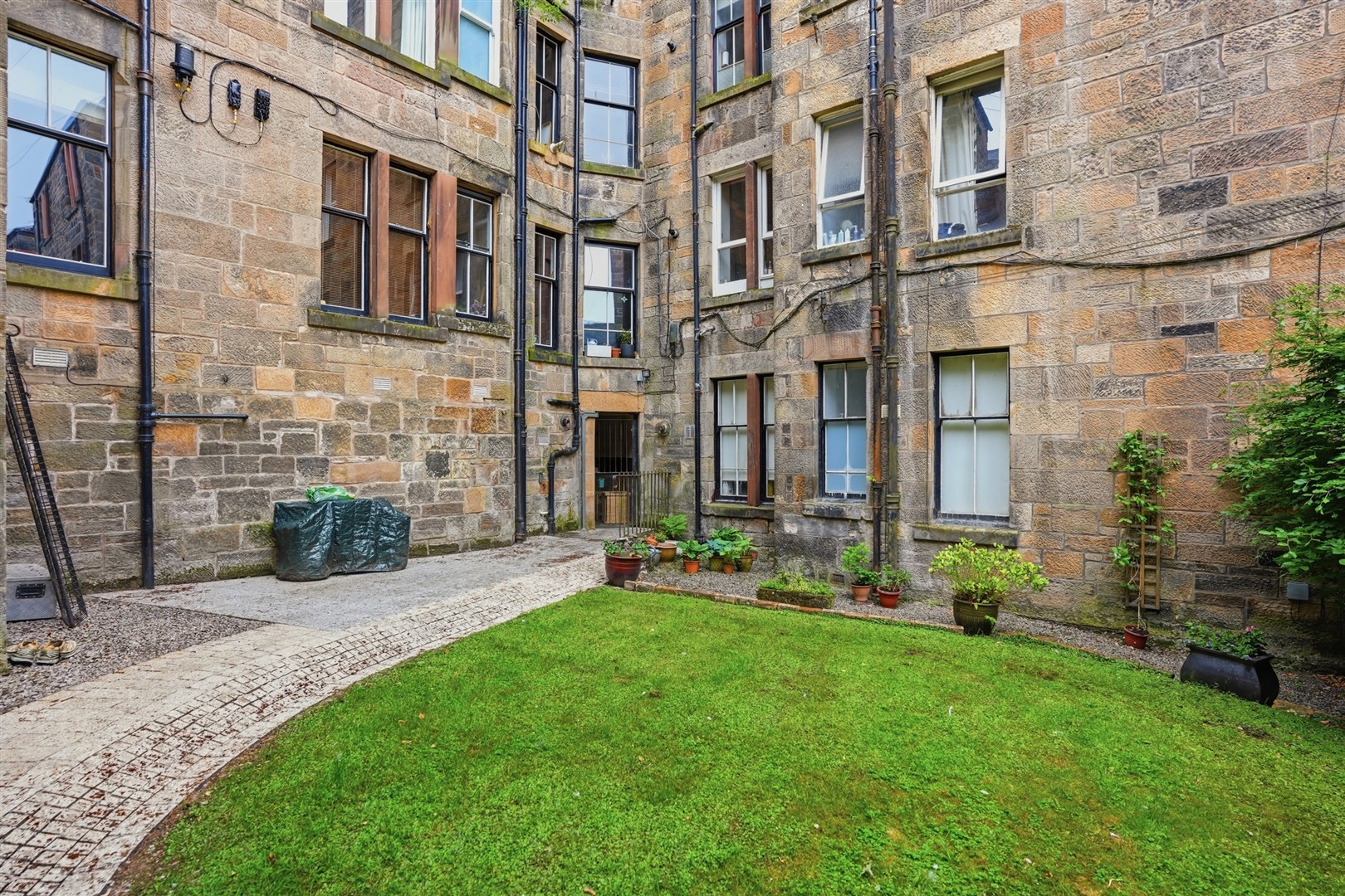 3.1 40 Queensborough Gardens 21 (Large)