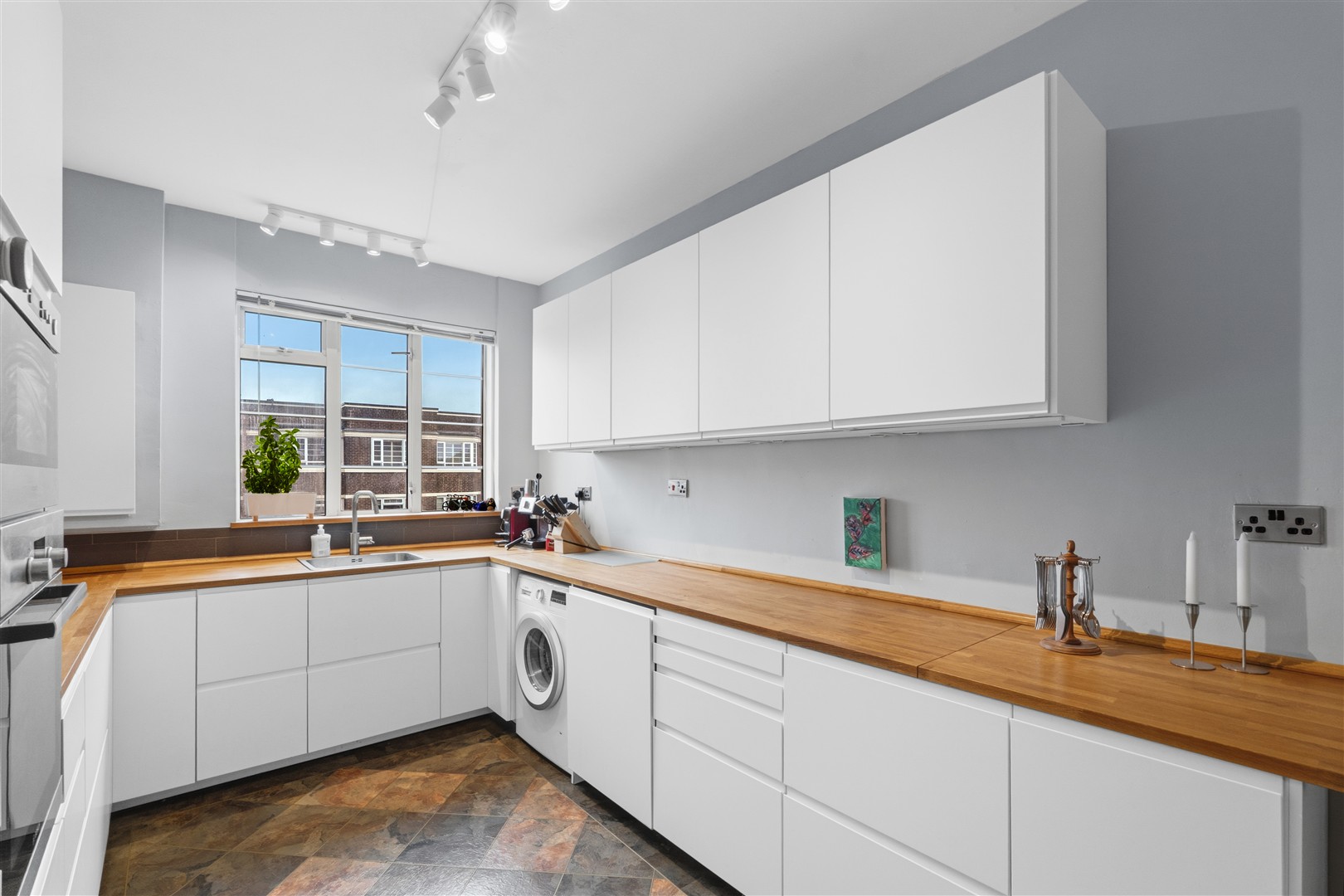 44 Kelvin Court 10 (Large)