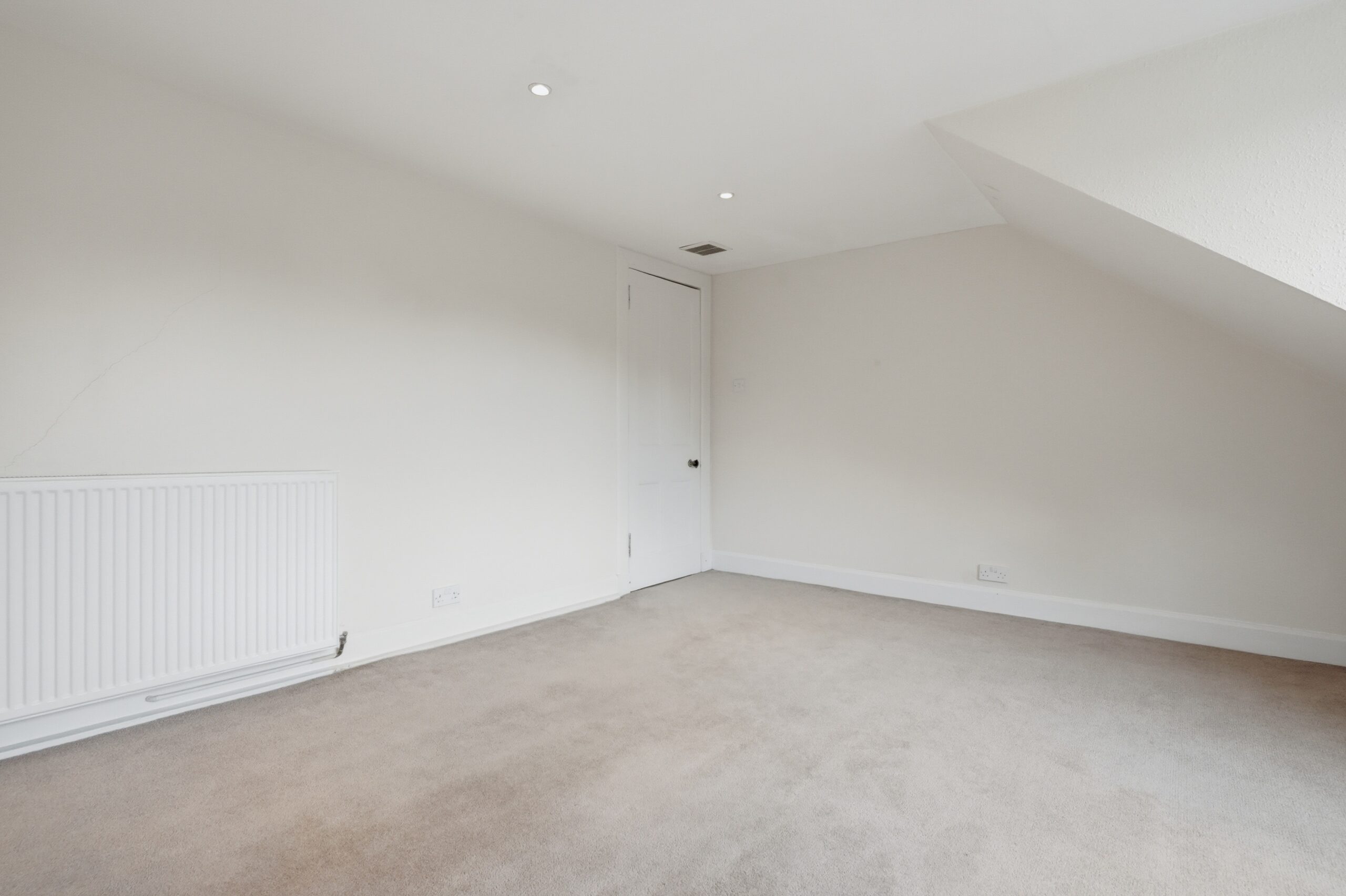 bedroom beige carpet 2