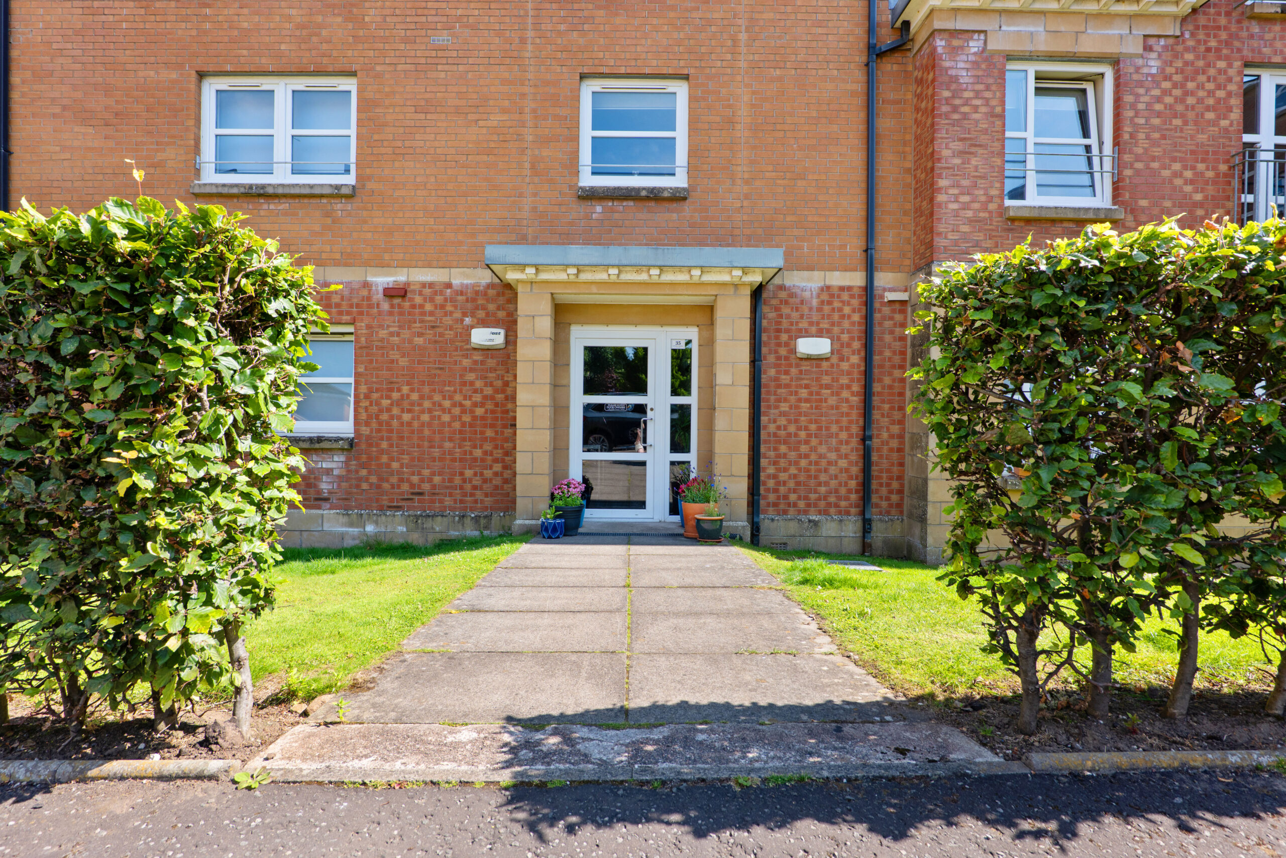 2.2, 35 St Helens Gardens (3)