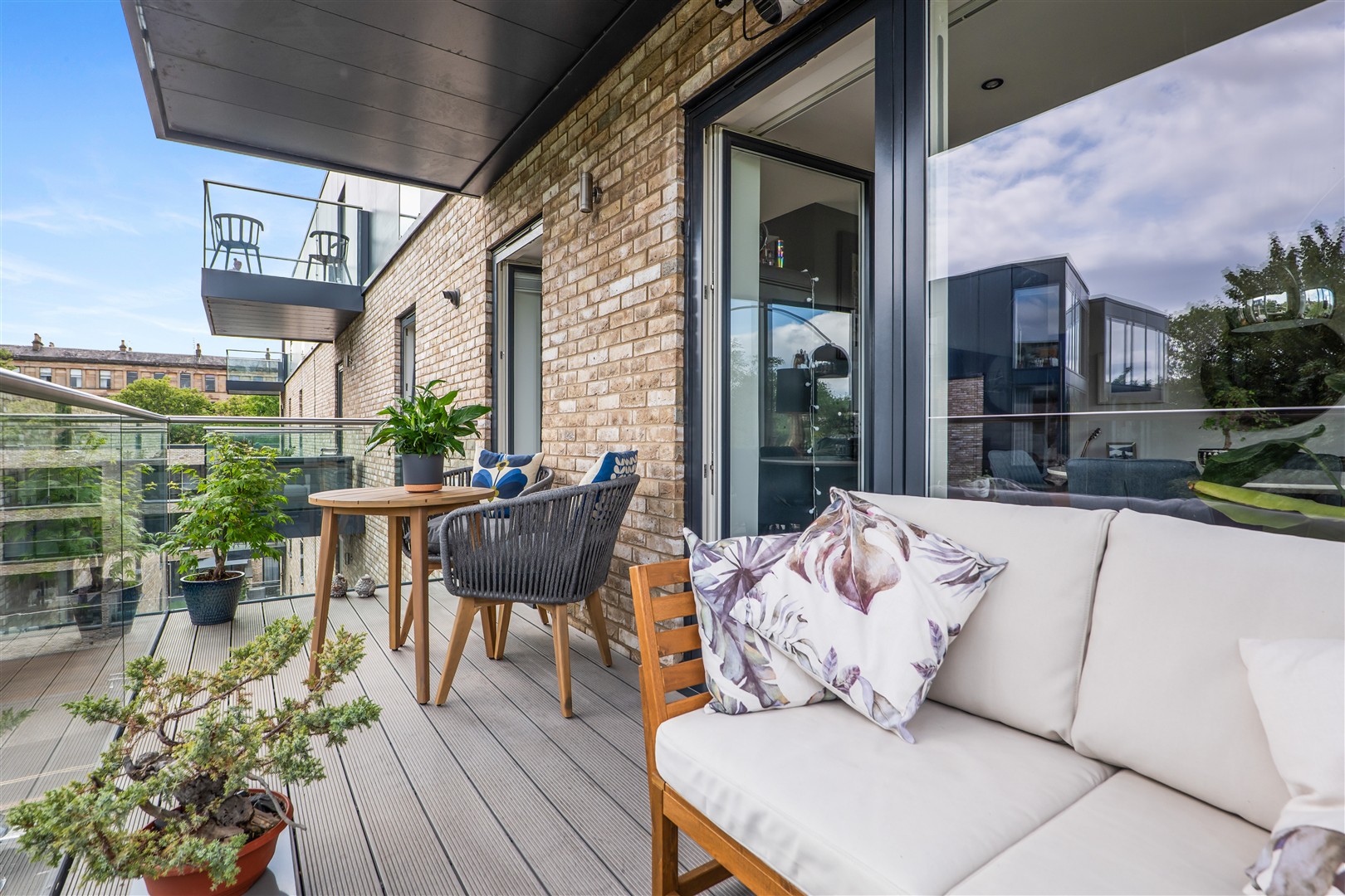 P1772006 (Large)