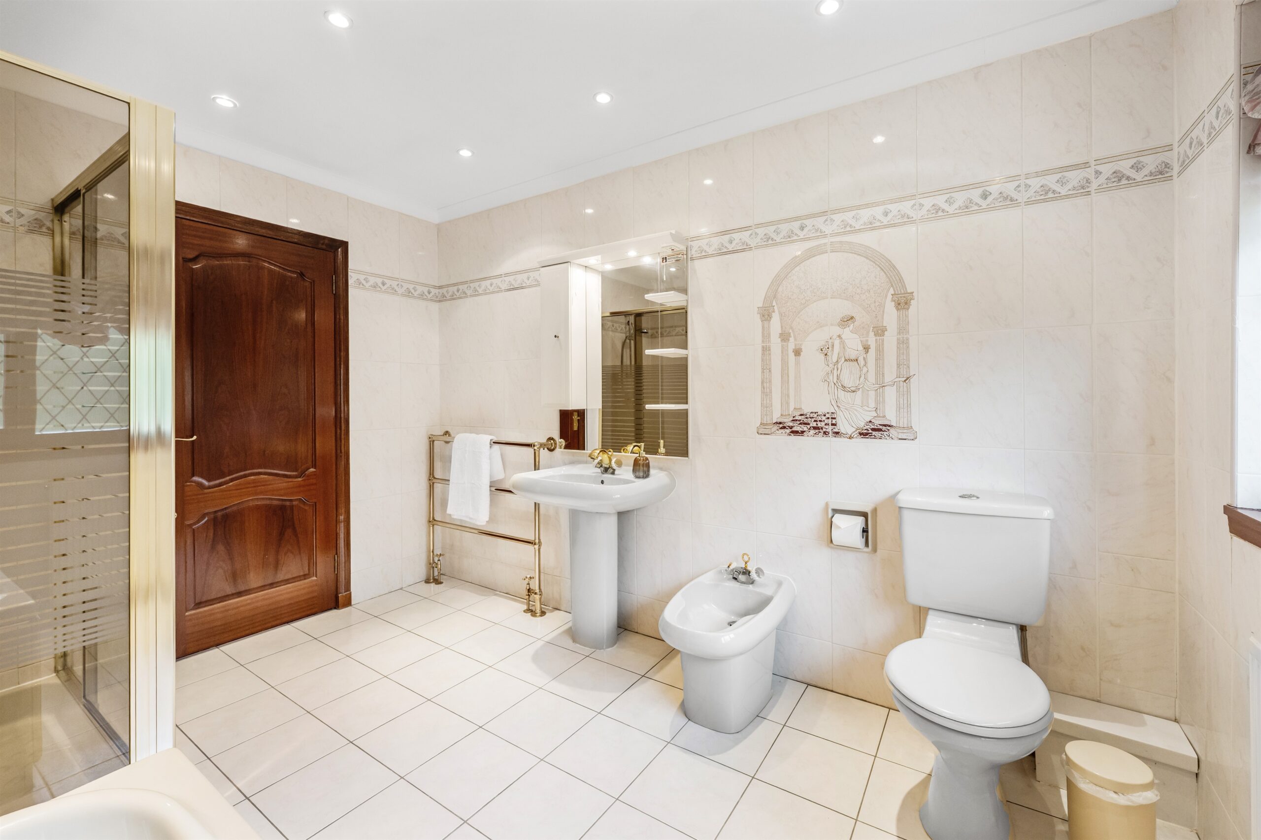 P1868993