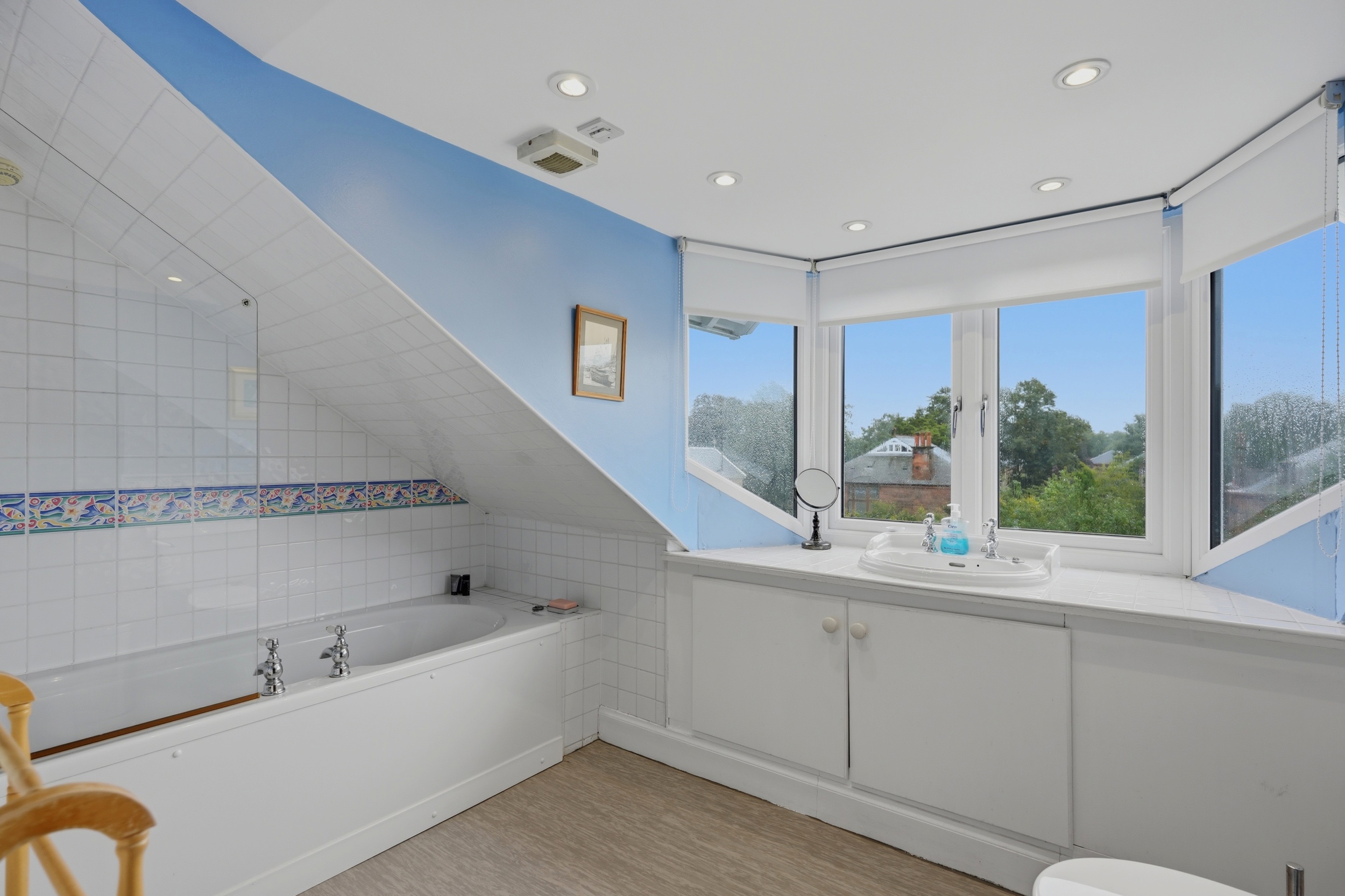 6_sutherland_avenue_003