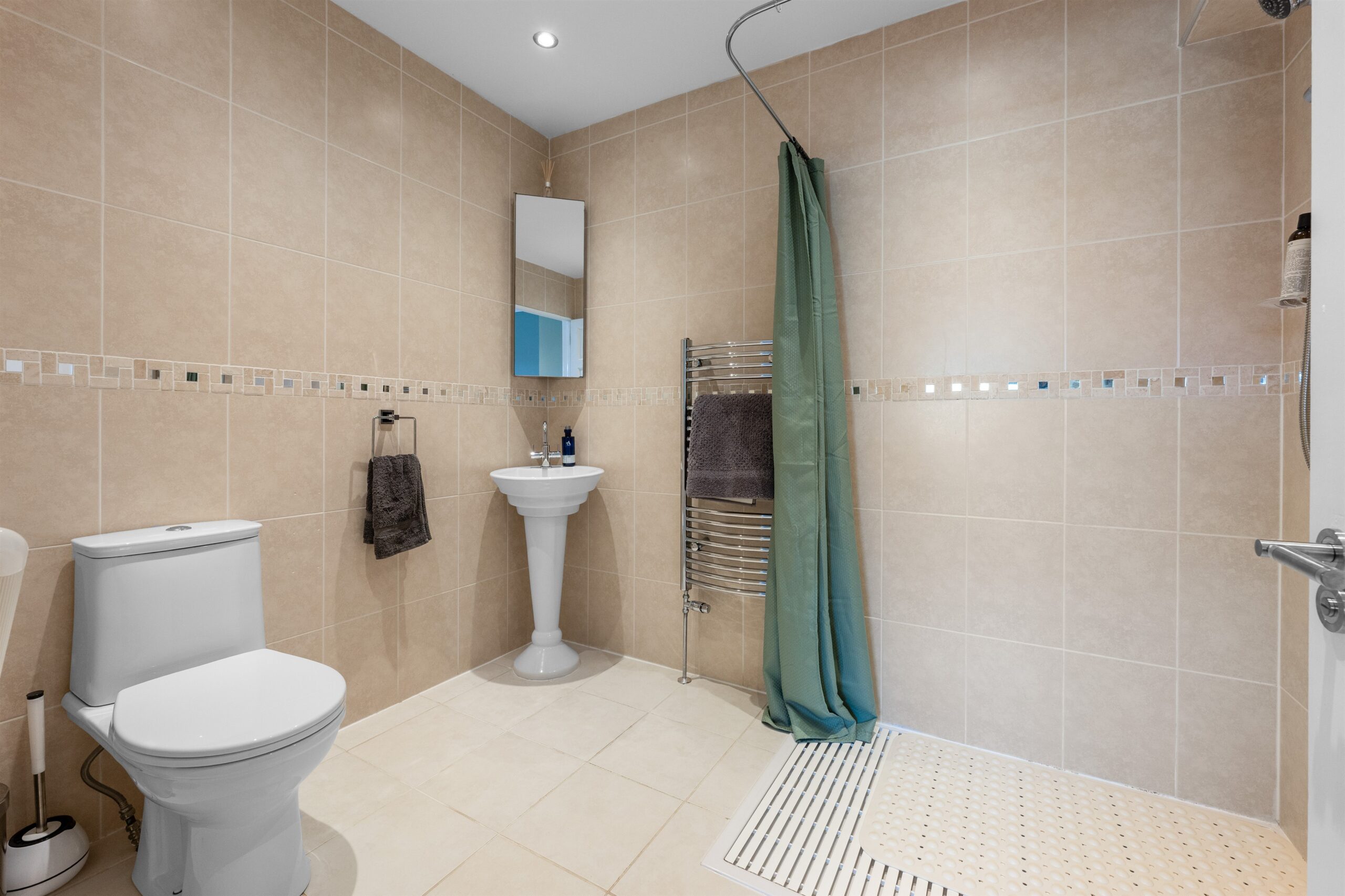 Shower Room_INET