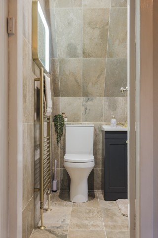 additional bathroom (Phone)